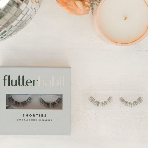 New Flutterhabit “Shorties” lashes - Picture 2 of 4
